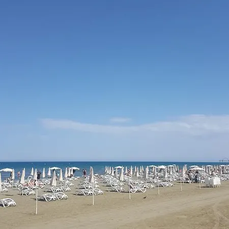 Ithaki Phinikoudes No. 105 Ларнака