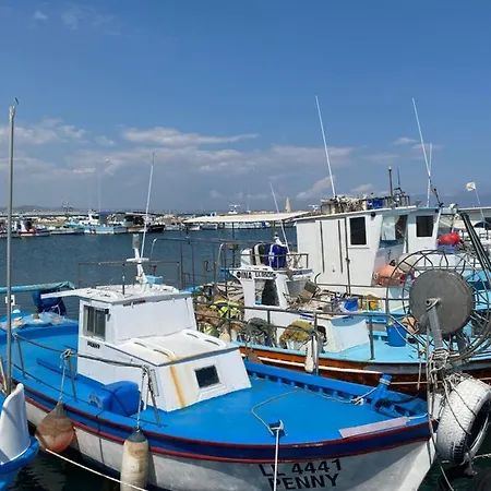 Ithaki Phinikoudes No. 105 Lägenhet Larnaca