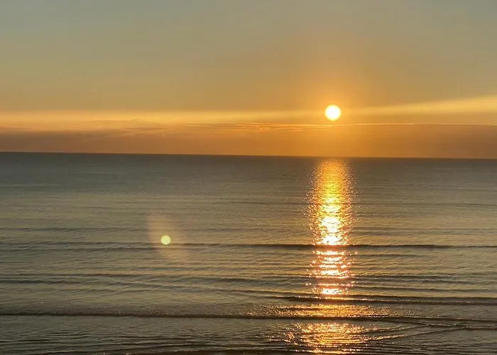 Апартаменти Ithaki Phinikoudes No. 105