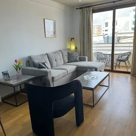 Ithaki Phinikoudes No. 105 *