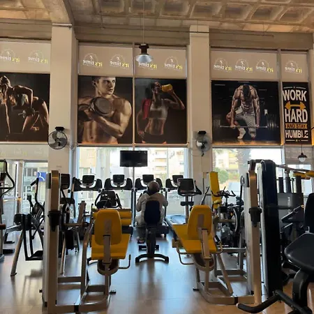 Ithaki Phinikoudes No. 105 Lárnaca