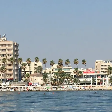 Apartament Ithaki Phinikoudes No. 105 *