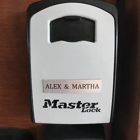 Ithaki Phinikoudes No. 105 *