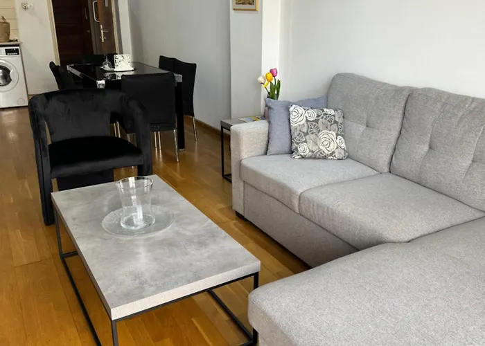 Ithaki Phinikoudes No. 105 * Lárnaca