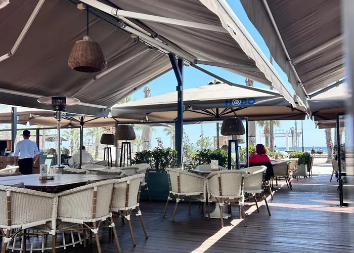 Ithaki Phinikoudes No. 105 Apartamento *