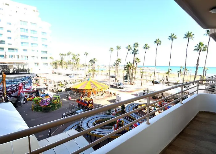 Appartement Ithaki Phinikoudes No. 105