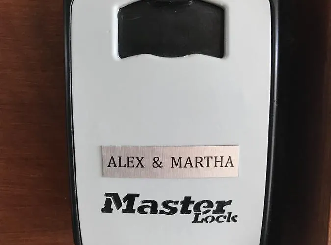 Ithaki Phinikoudes No. 105 *