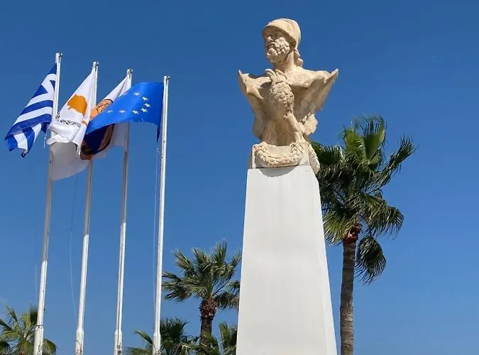 Ithaki Phinikoudes No. 105 Apartment Larnaca